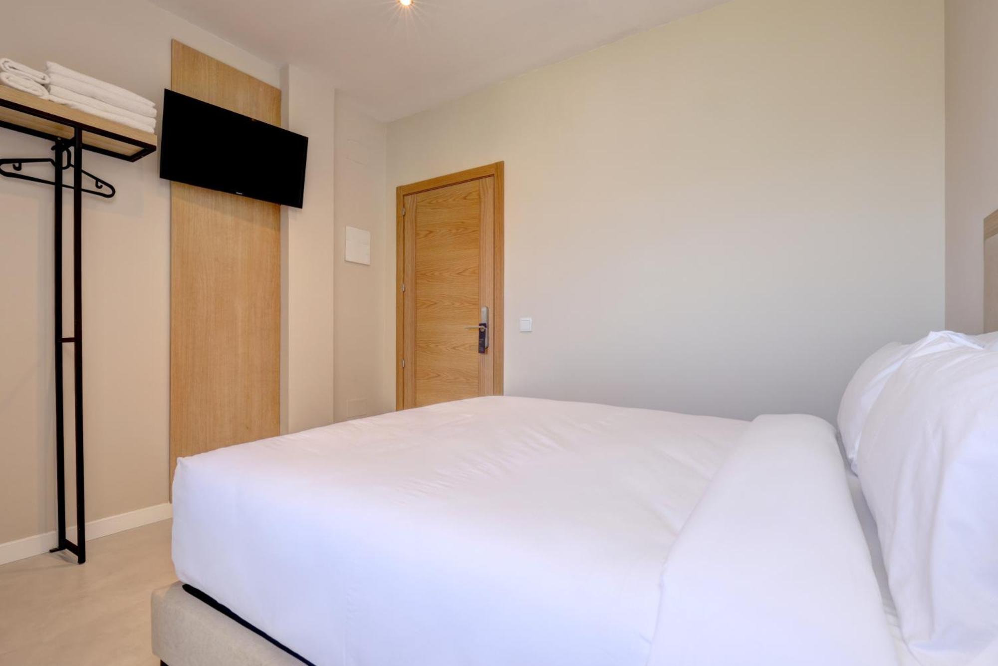 Hostal Puerta Almar Estepona Exterior foto
